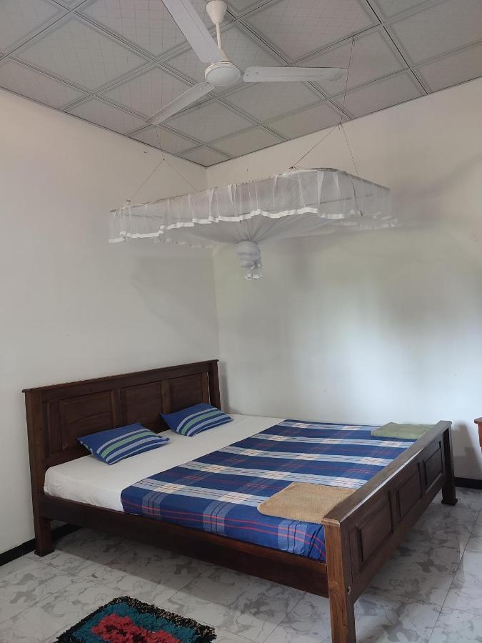 Rest Point Hotel Unawatuna Bagian luar foto